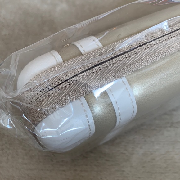 Globe Trotter Case & cosmetics - Picture 4 of 12